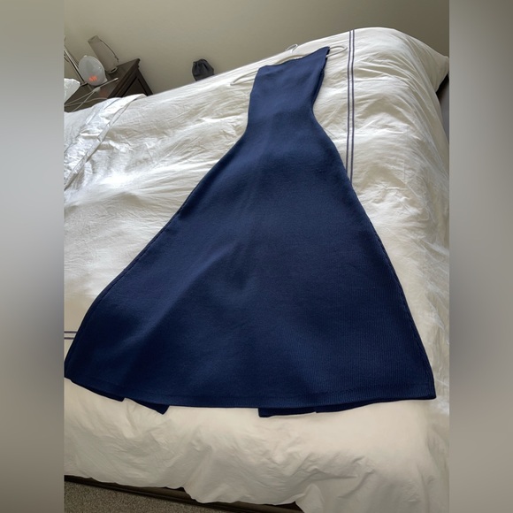 MESHKI SAWYER DRESS IN NAVY - Picture 7 of 7